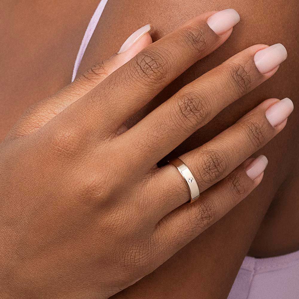 Aliança lisa anatômica banhada a ouro 18k com zircônia 51346 - Imagem 4